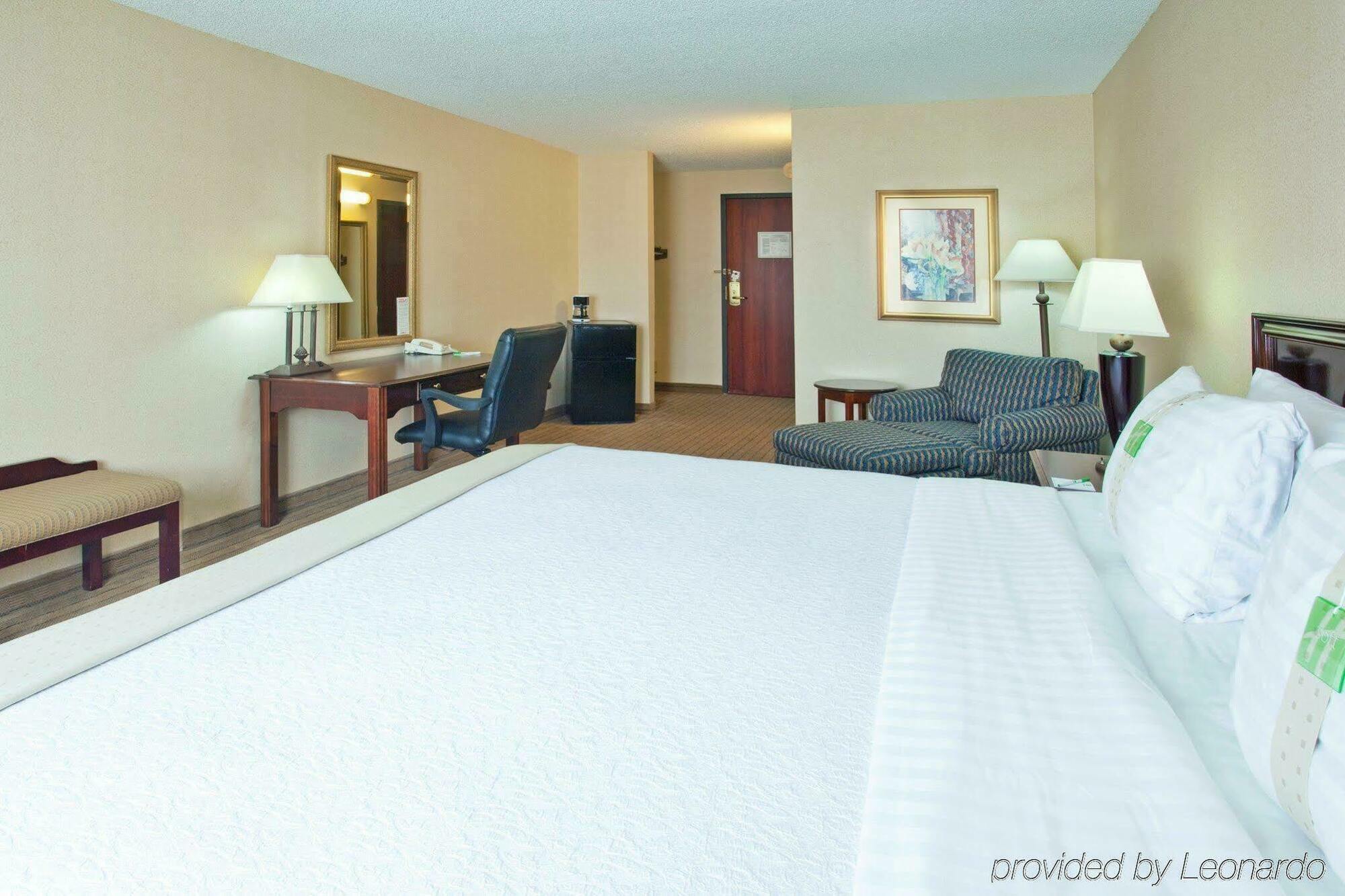 Holiday Inn & Suites Chicago-Carol Stream Wheaton By Ihg Bilik gambar